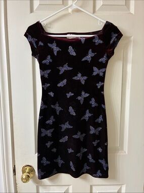 🌷3 for $25🌷Charlotte Russe, US M, Maroon & Purple Velvet Butterfly Bodycon Dress